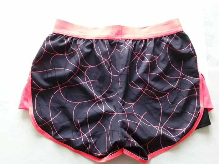 🔮 Short de Gymnastique NEUF en 12 ans 🔮 - photo numéro 5