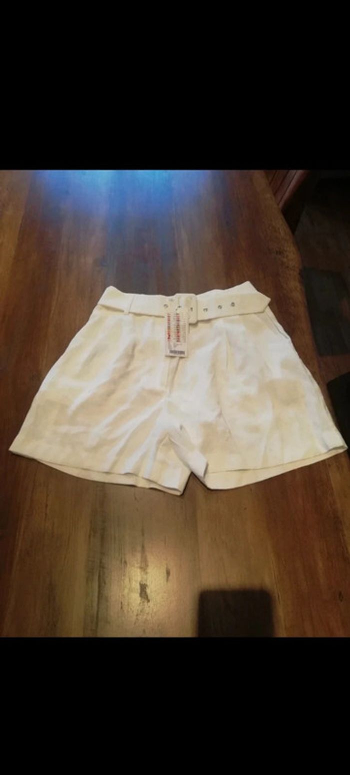 Short Amisu taille 38 neuf