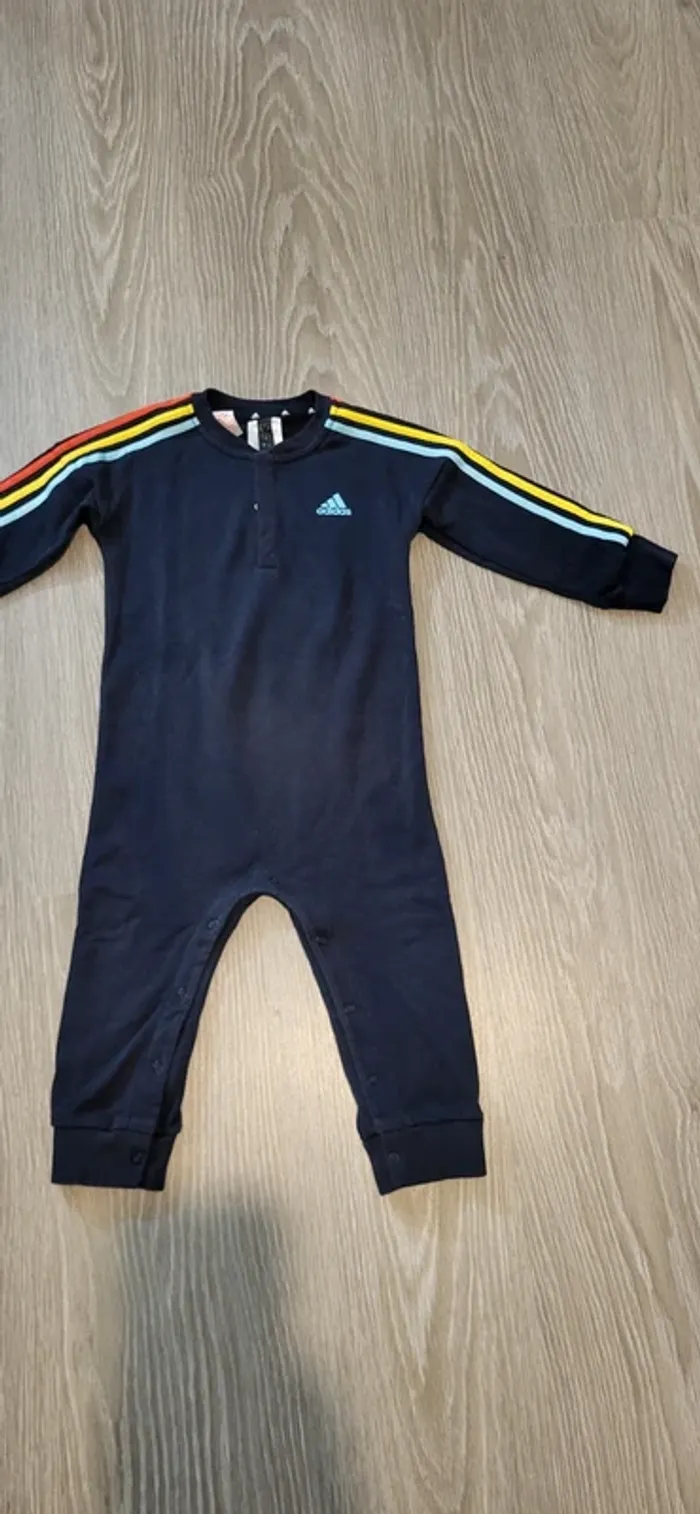 Ensemble adidas 18-24 mois
