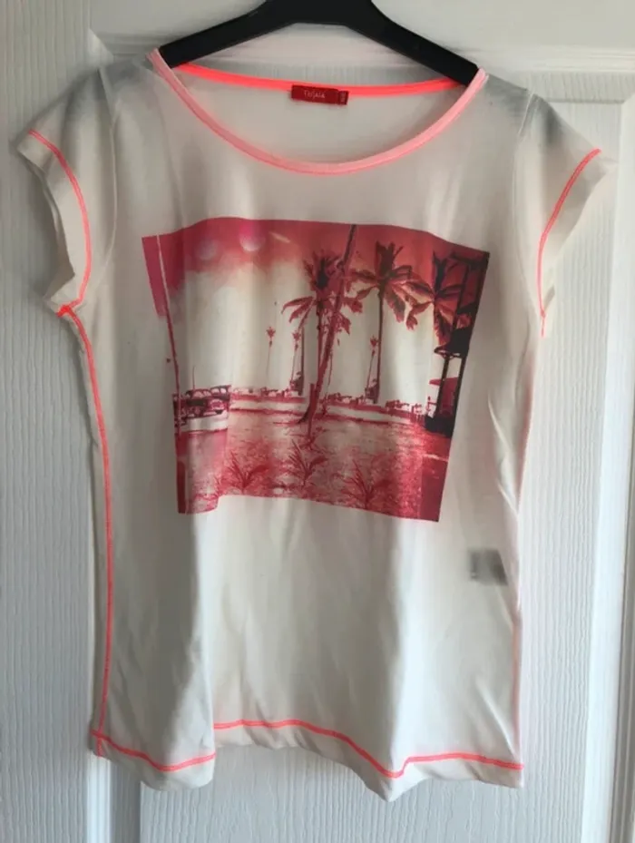 Tes shirt Blanc et rose fluo
