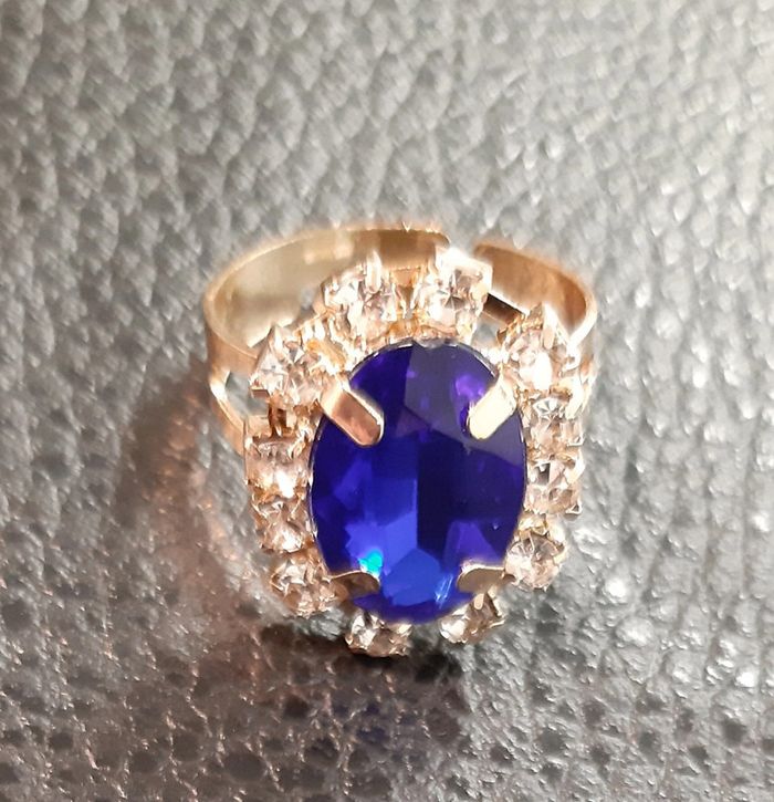 Très jolie parure dorée vintage en strass et pierre bleue - photo numéro 10