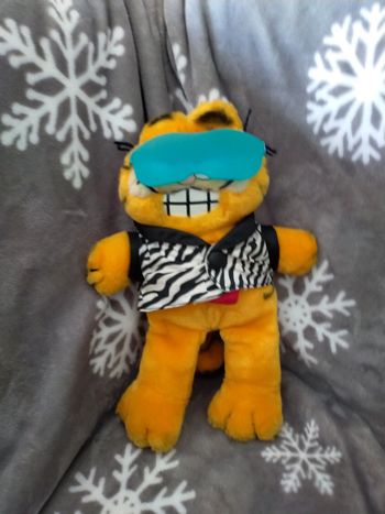 Peluche Garfield cool dady