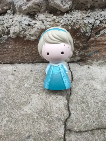 Figurine reine des neiges