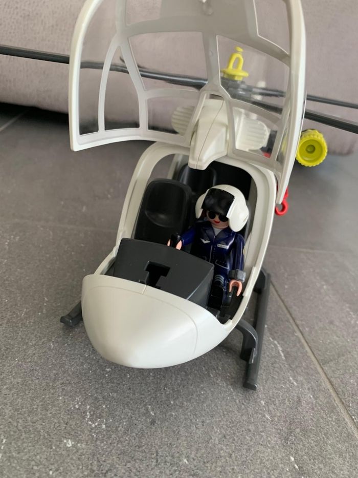 Playmobil hélicoptère de Police avec son policier. - photo numéro 3