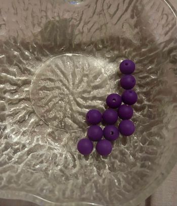 Perles rondes violet foncé