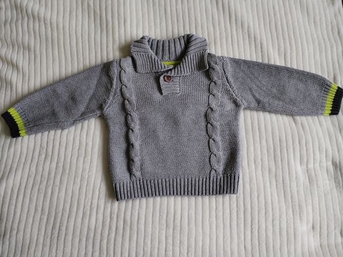 Pull torsadé gris et vert