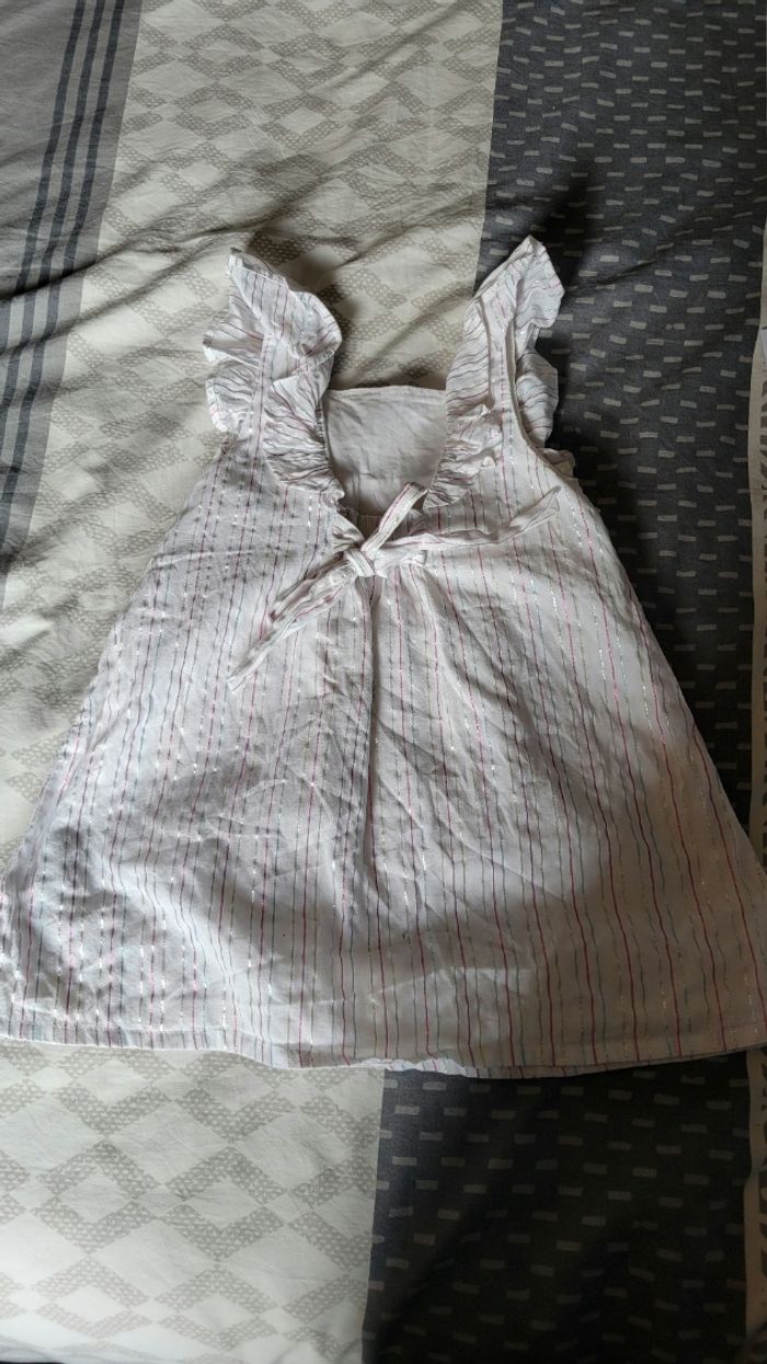 Robe avec nœud dans le dos - photo numéro 3