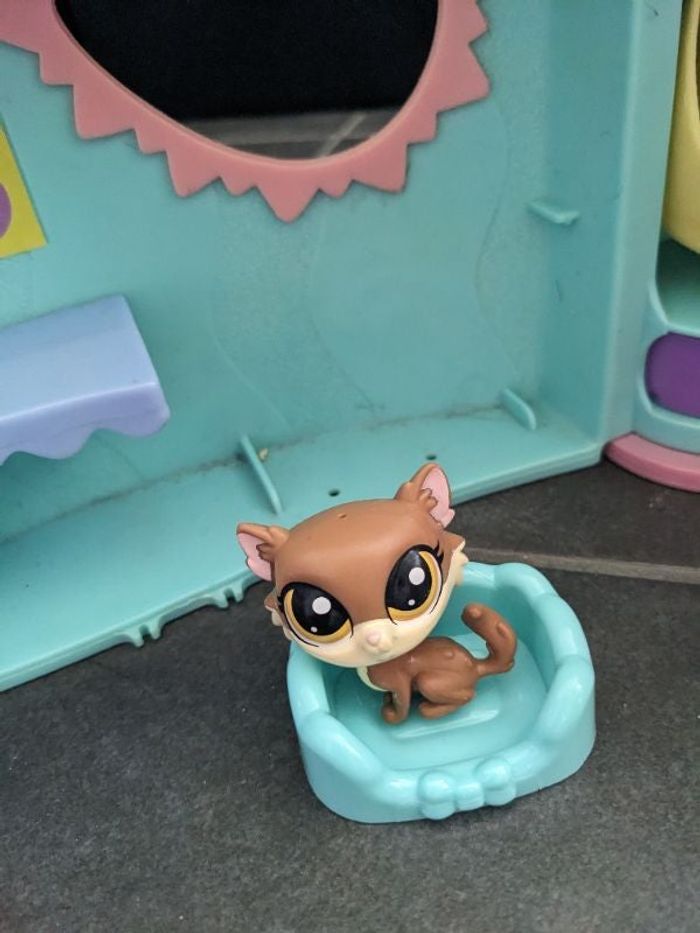 Lot Pet Shop avec 2 maisons et 6 animaux - photo numéro 1