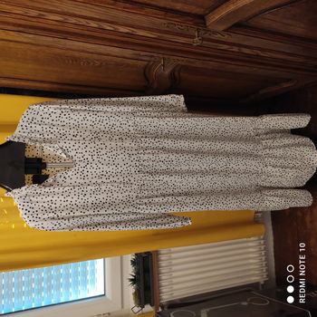 Robe blanche et noir à pois taille 42/44