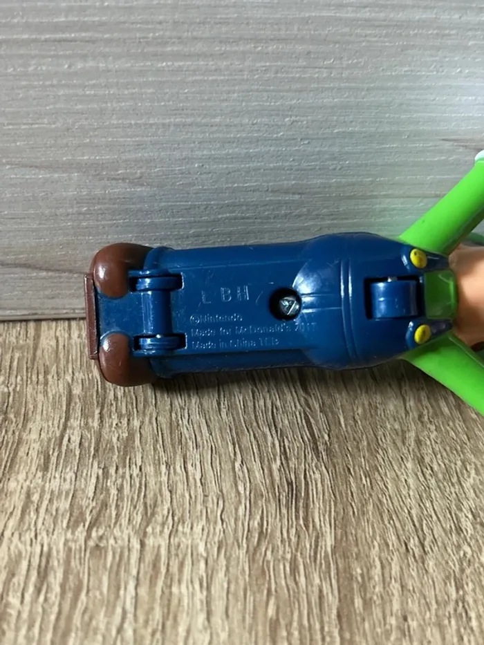 Figurine Luigi avec roues / McDonald’s 2017 / très bon état / Nintendo / good condition - photo numéro 3