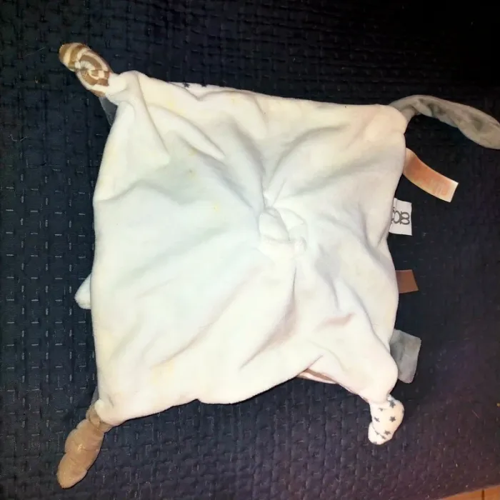 Doudou plat lapin OBAIBI carré étoile gris, marron blanc 27 cm - photo numéro 3