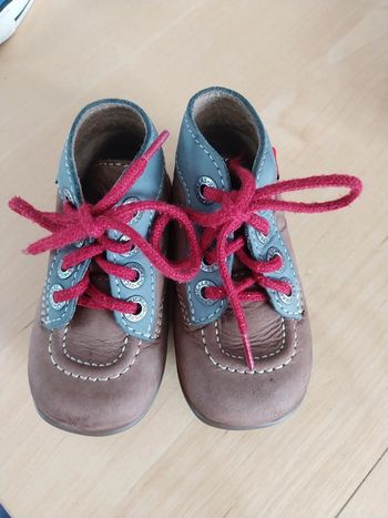 Chaussures bébé Kickers pointure 21