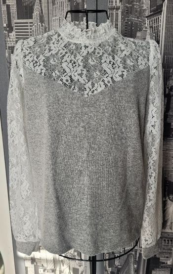 Pull avec dentelle NAF NAF