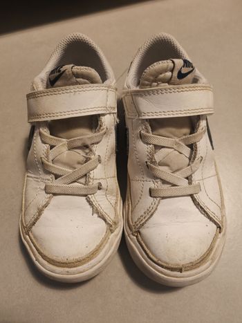 baskets Nike pour enfant pointure 27 