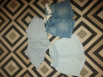 Lots de trois shorts .