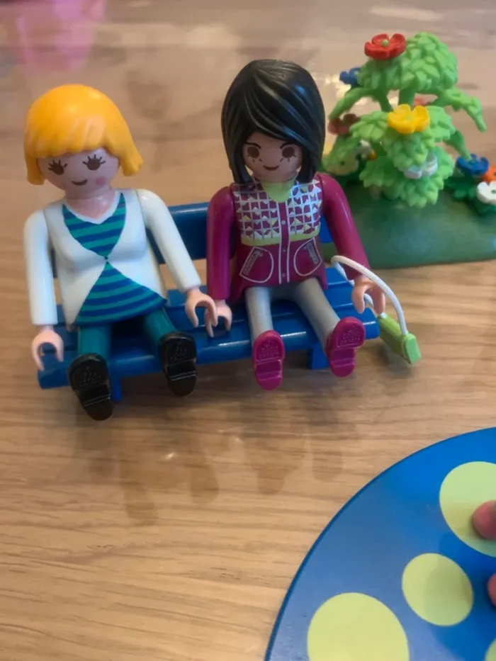 Playmobil set 5568 - Le square pour enfants avec jeux - photo numéro 2