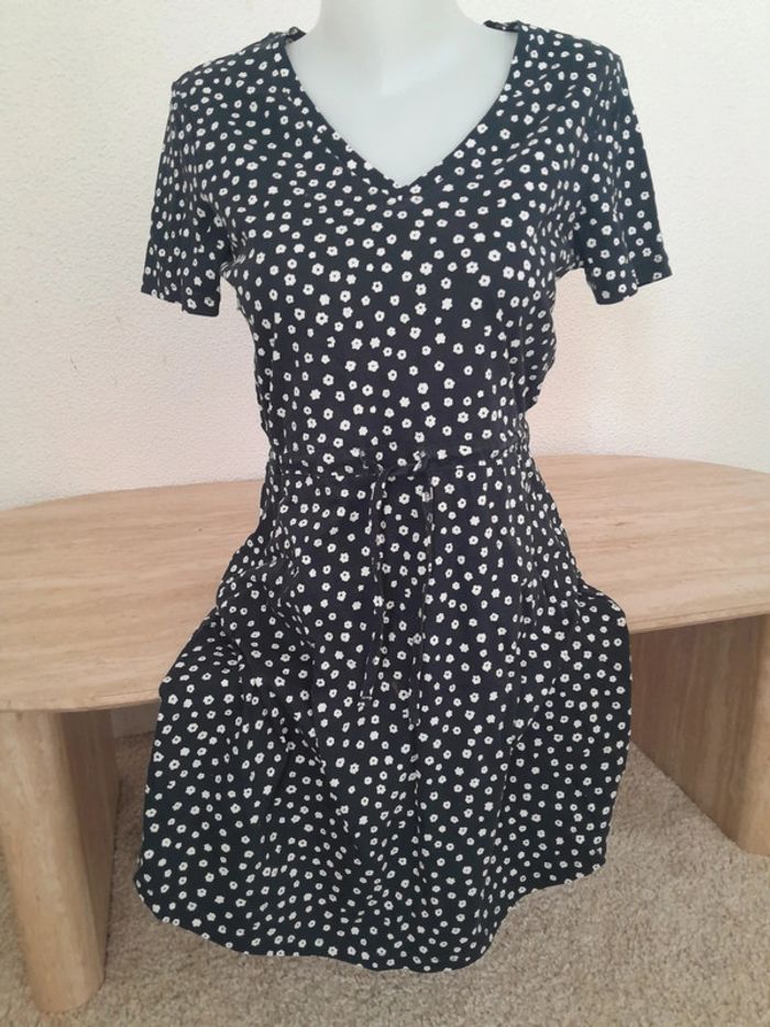 Robe d'été Only 💫 cintré-fleurie💫Taille 36