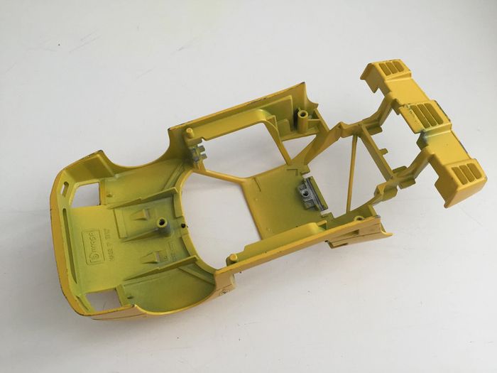 Carcasse carrosserie pièce détachée miniature Ferrari F40 1/24 Burago #A31 - photo numéro 2