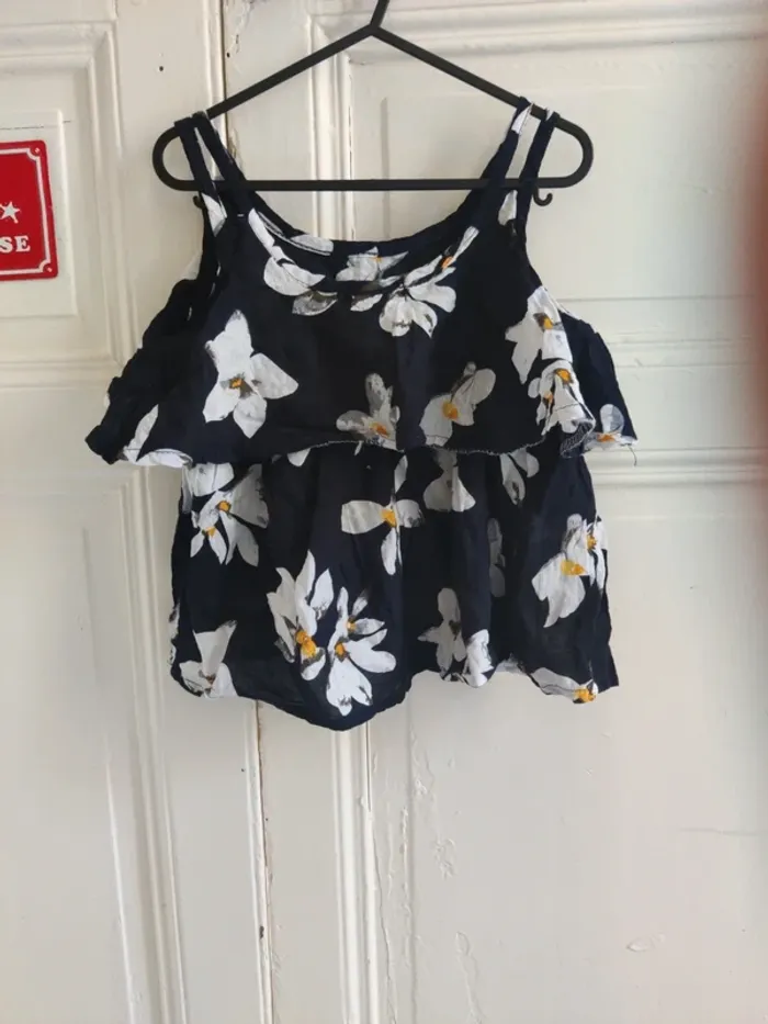 Joli Top type bolero 90 cm environ 2-3 ans - photo numéro 3