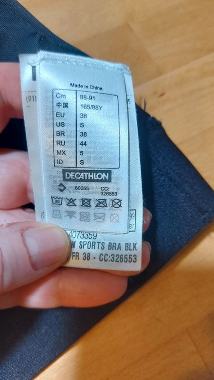 Brassiere de sport noire Decathlon eu/fr 38 - photo numéro 17