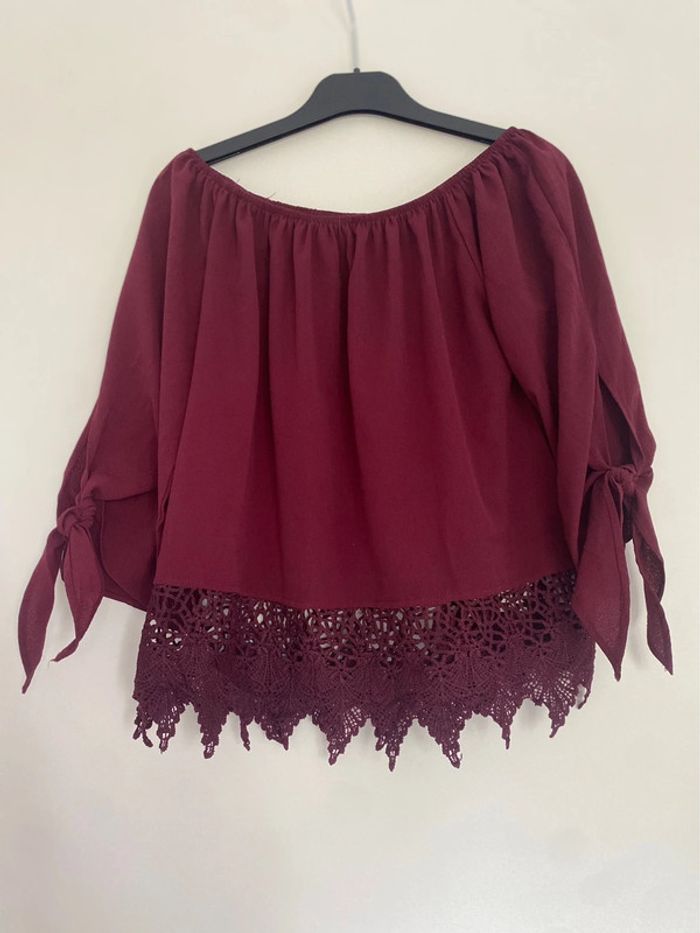 Haut à dentelle couleur prune