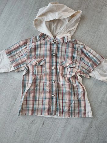 Chemise à capuche