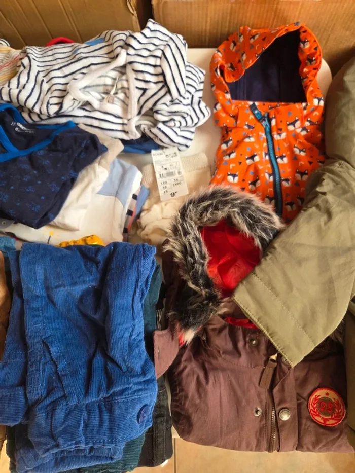 Lot +65 vêtements dont 3 blousons 6 mois garçon - photo numéro 3