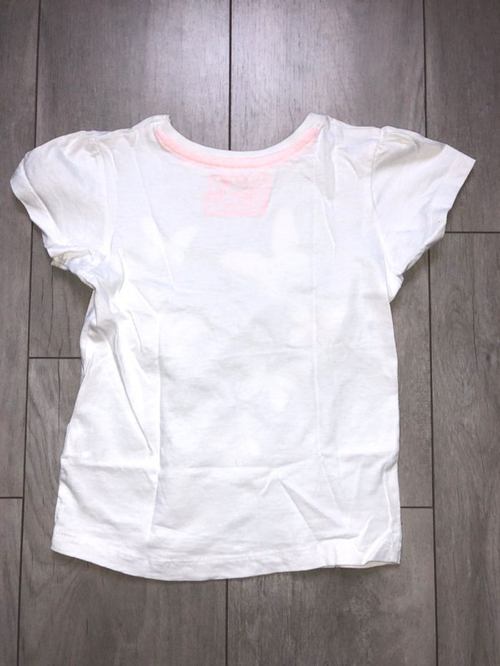 T-shirt 6-7 ans 🦋 - photo numéro 4