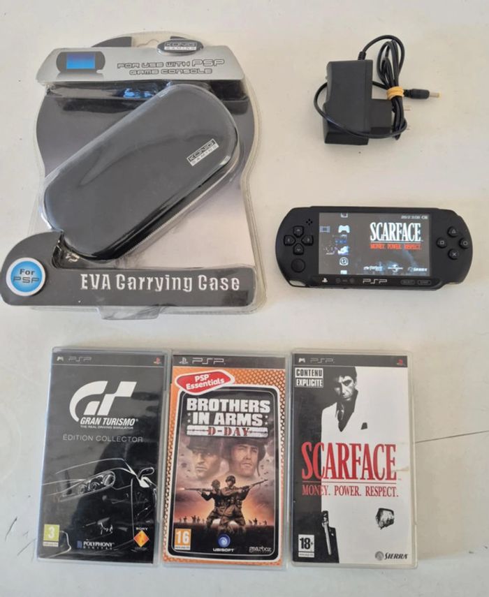 Lot Console PSP PlayStation Portable + 3 Jeux