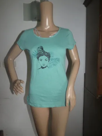 T-shirt taille S femme 