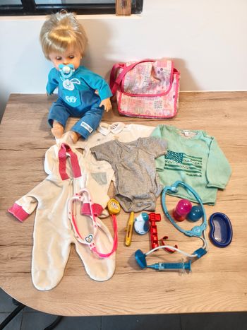 Bébé Cicciobello avec ses accessoires