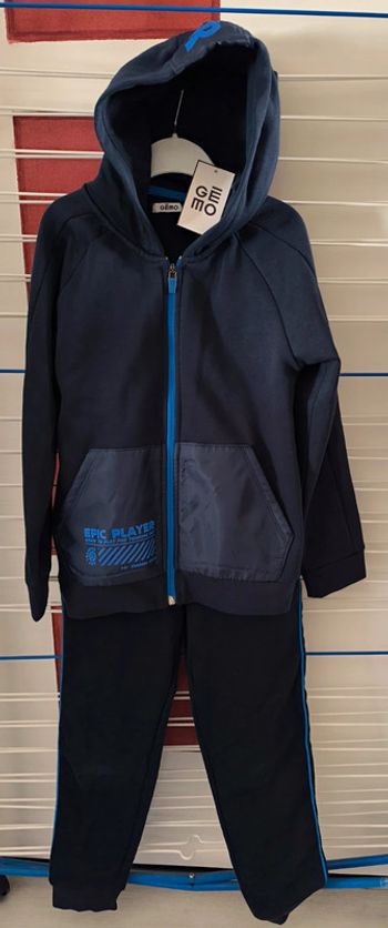Ensemble de jogging garçon 8 ans neuf / Gémo