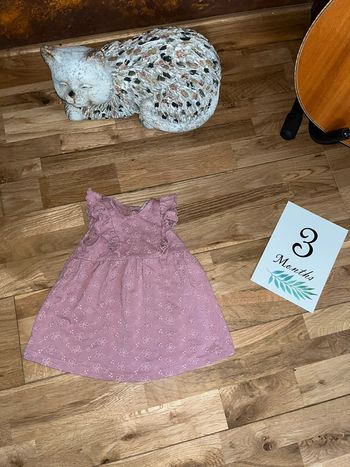 Jolie petite robe rose mauve HEMA très bon état 62 cm/3 mois