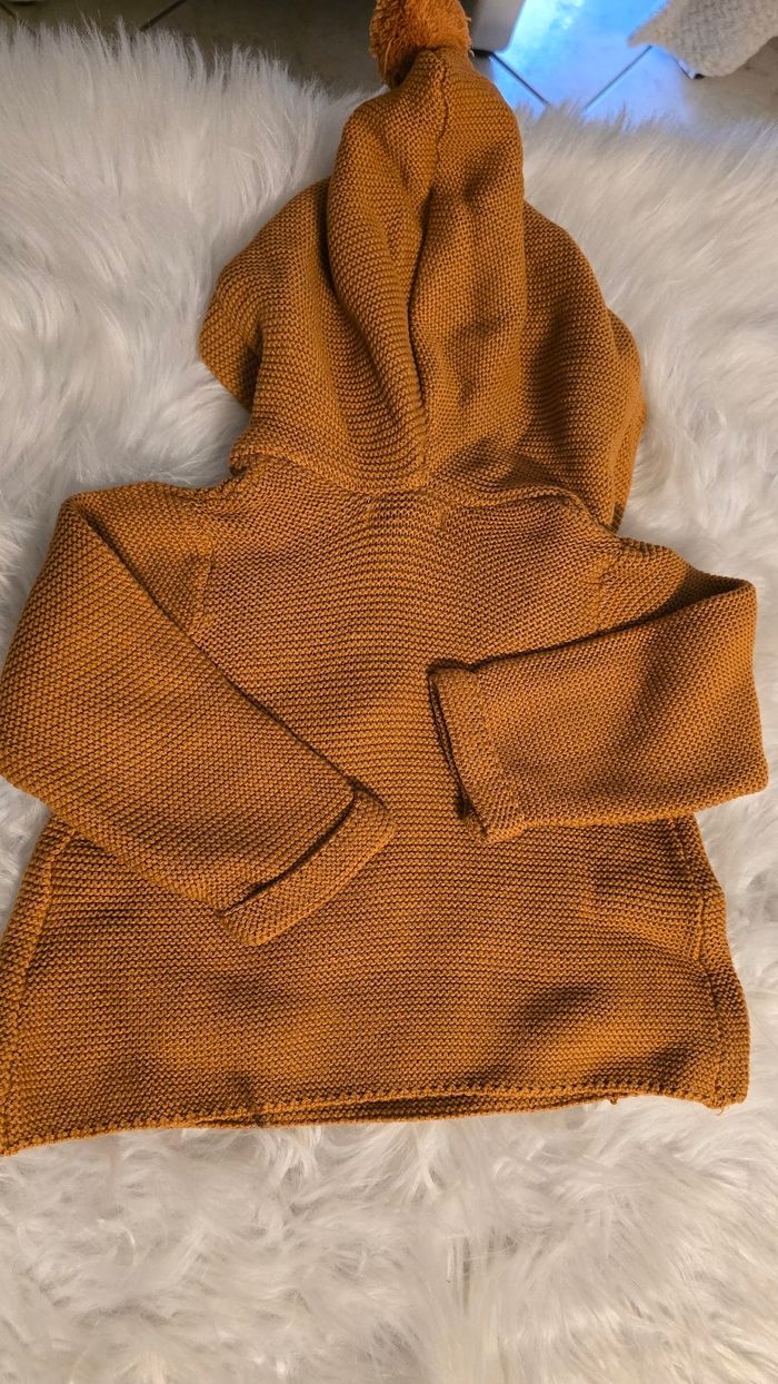 NEUF (non porté) 🏷😍🤩🤎superbe gilet chaud  tricot et sherpa  9 mois garçon 🤎🤩😍 - photo numéro 2