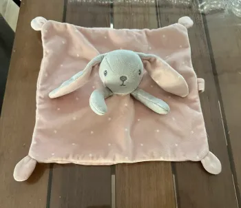 Doudou lapin rose