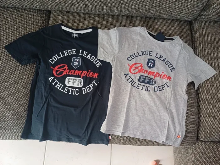 Lot de 2 tee-shirts ffr XV 10 ans
