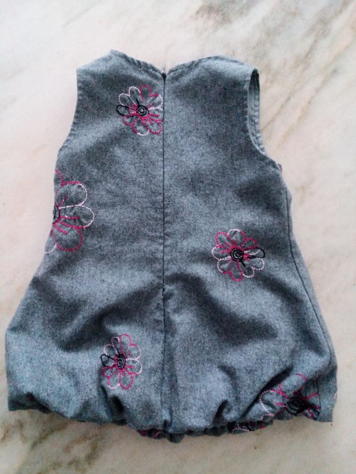 Robe boule grise motif fleur rose chicaprie - photo numéro 2