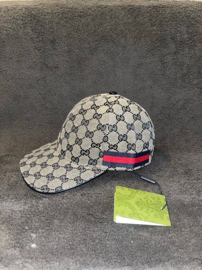 Casquettes grise de marque