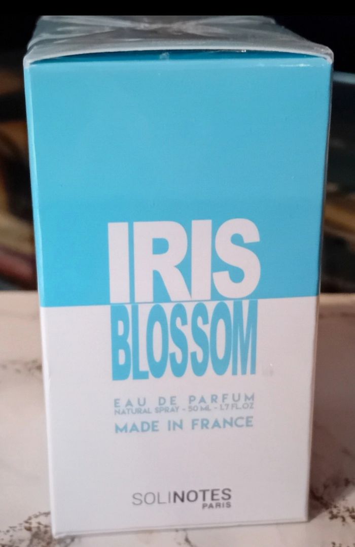 Flacon vaporisateur Eau de Parfum Iris Blossom Solinotes Paris neuf - photo numéro 3