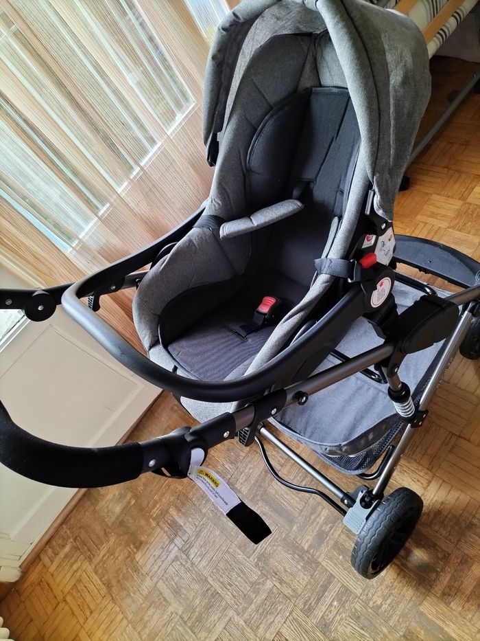 Poussette - photo numéro 2