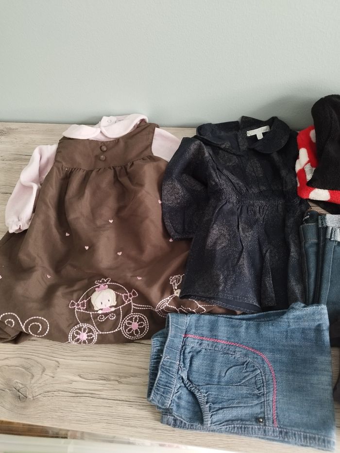 Lot de 19 vêtements hiver fille 9 mois - photo numéro 2