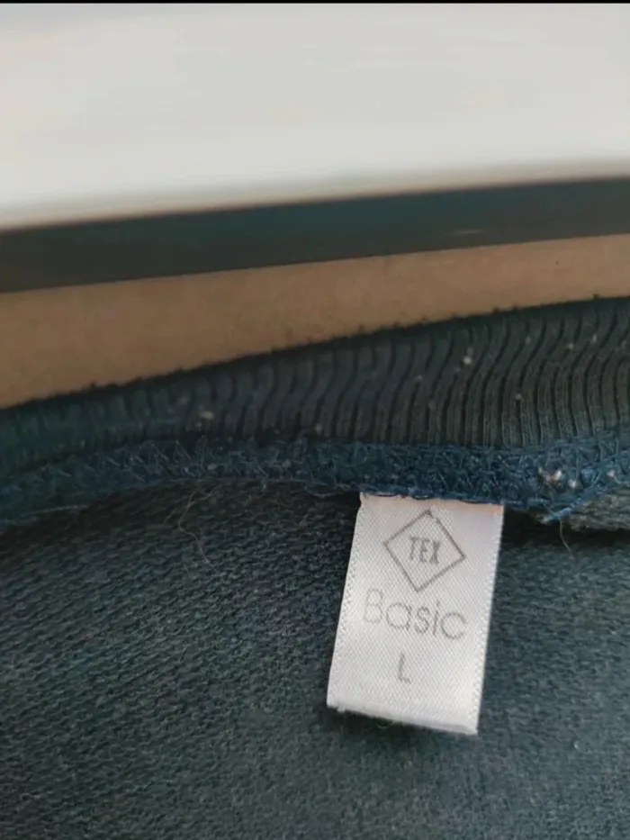 Sweat bleu coupe large avec inscription devant taille 40/L tex - photo numéro 2