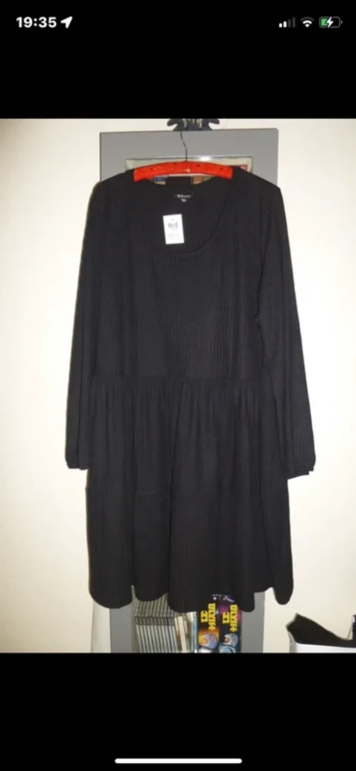 Magnifique robe oversize noir M&S Mode taille 3XL = 54/56 ou 2XL = 52/54 neuve