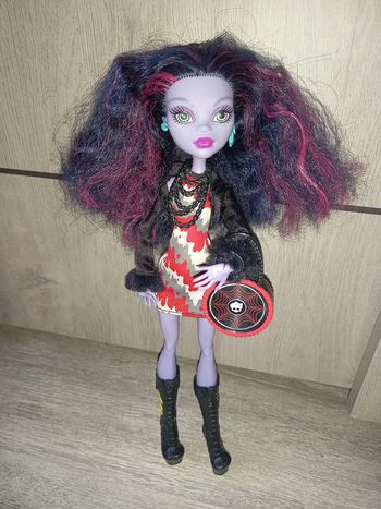 poupée monster high jane boolittle avec accessoires