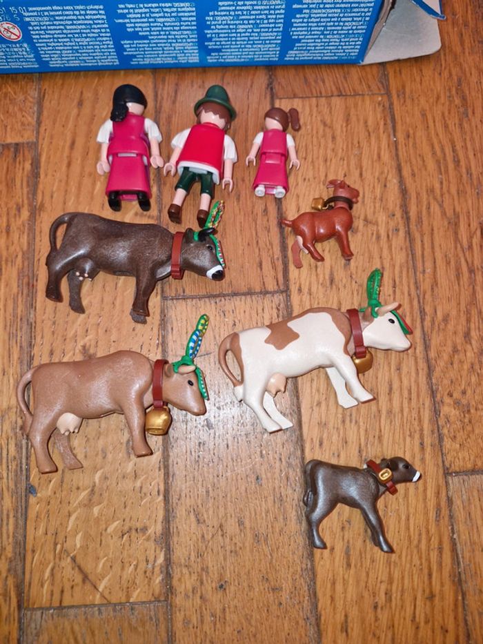 Playmobil 5425 - famille des montagnes avec vaches - photo numéro 7