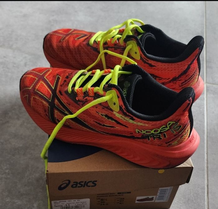 Basket asics gel noosa tri 15 GS taille 38 - photo numéro 1