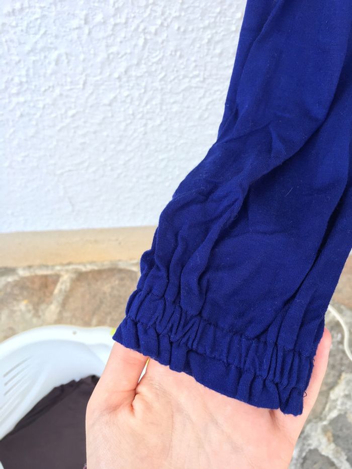 Tee shirt à motifs bleu et rouge - photo numéro 2