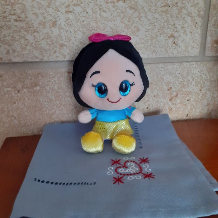 Disney: Peluche-doudou"Blanche-neige" - photo numéro 8