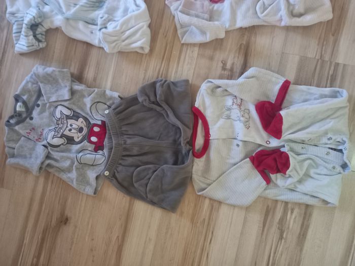 Lot 8 pyjamas 9M - photo numéro 2