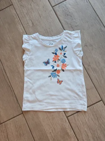 T-shirt blanc à fleurs taille 2 ans
